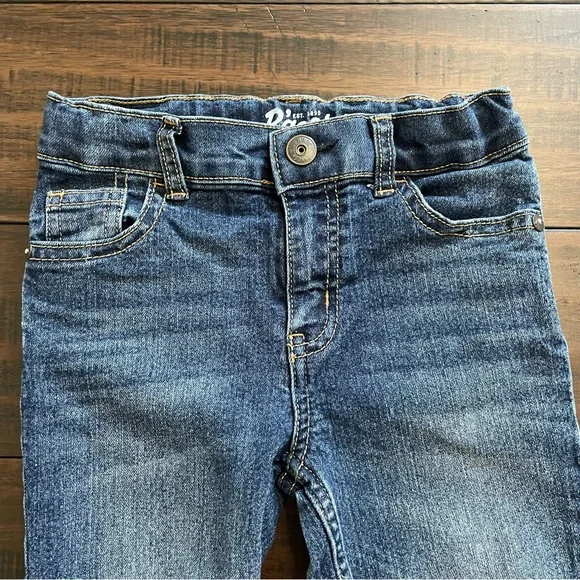 OshKosh Classic Fit Medium Wash Jeans - Picture 5 of 9